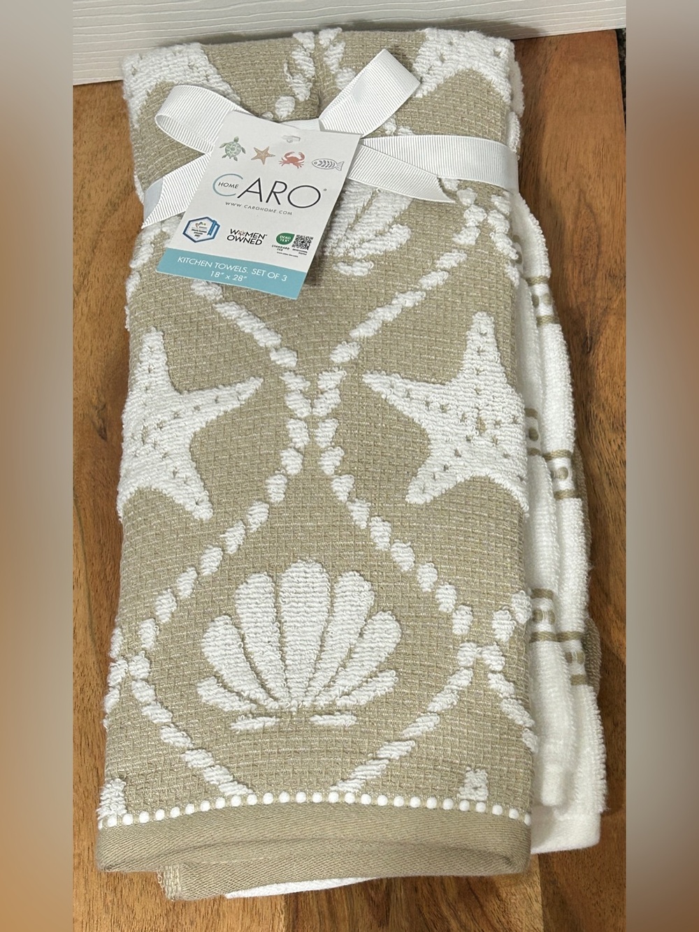 CARO Home Hand Towels Seaside Shells Starfish Set of 3 Tan/White NEW